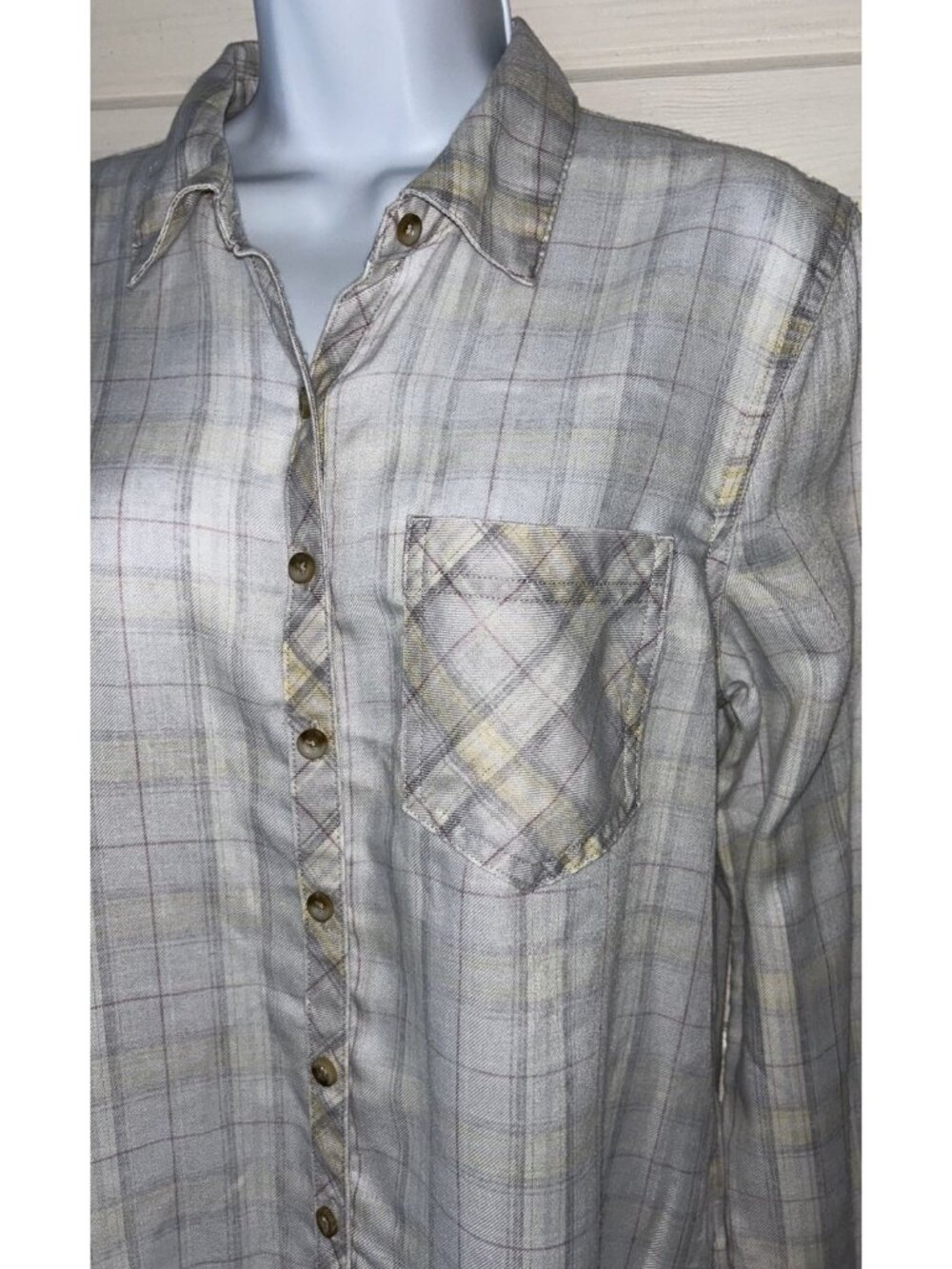 NWT Maurices Sz SMALL Gray Plaid Button Down Shirt Blouse Relaxed Fit